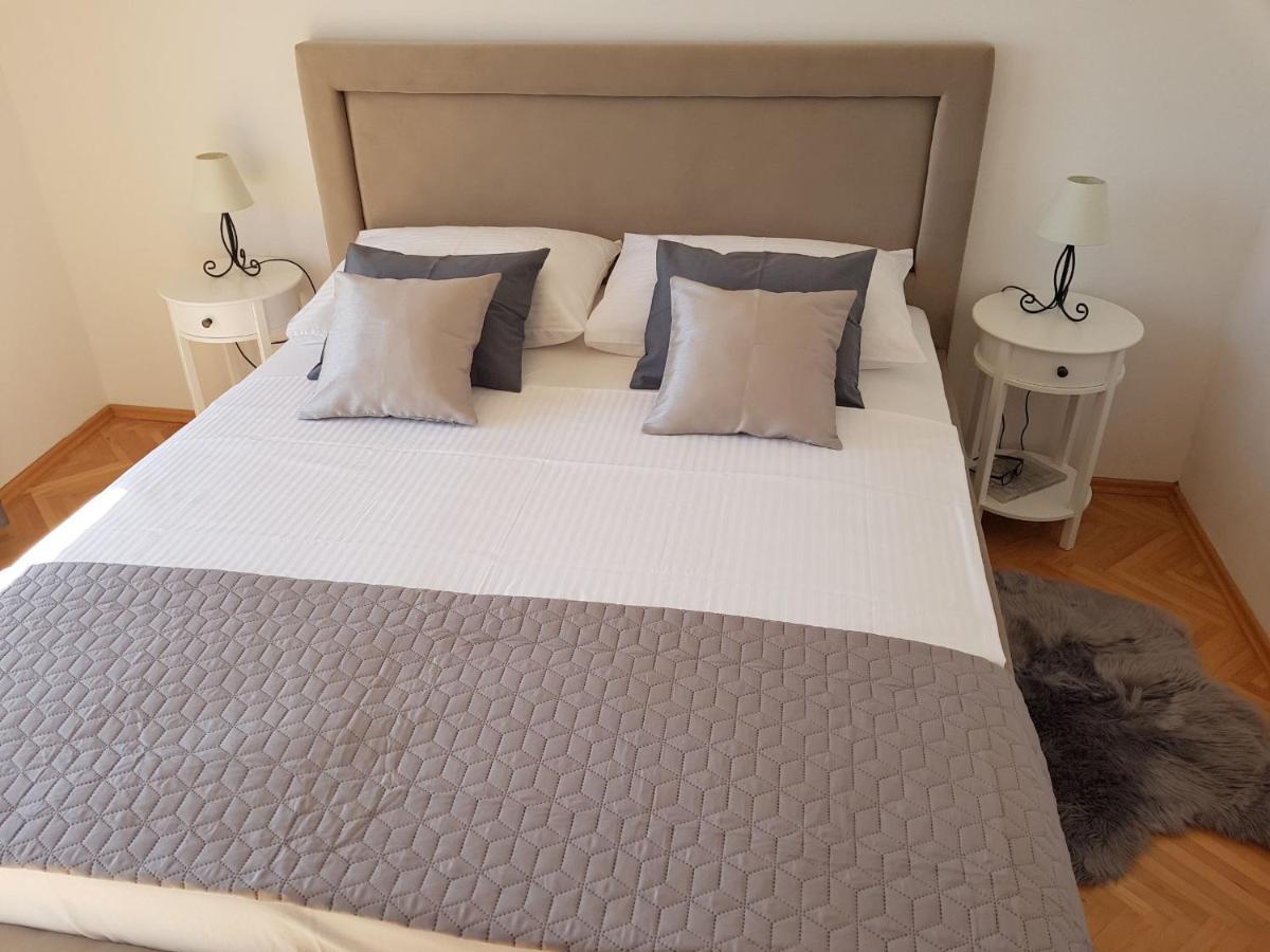 Apartments Gaston ポドゥゴラ エクステリア 写真
