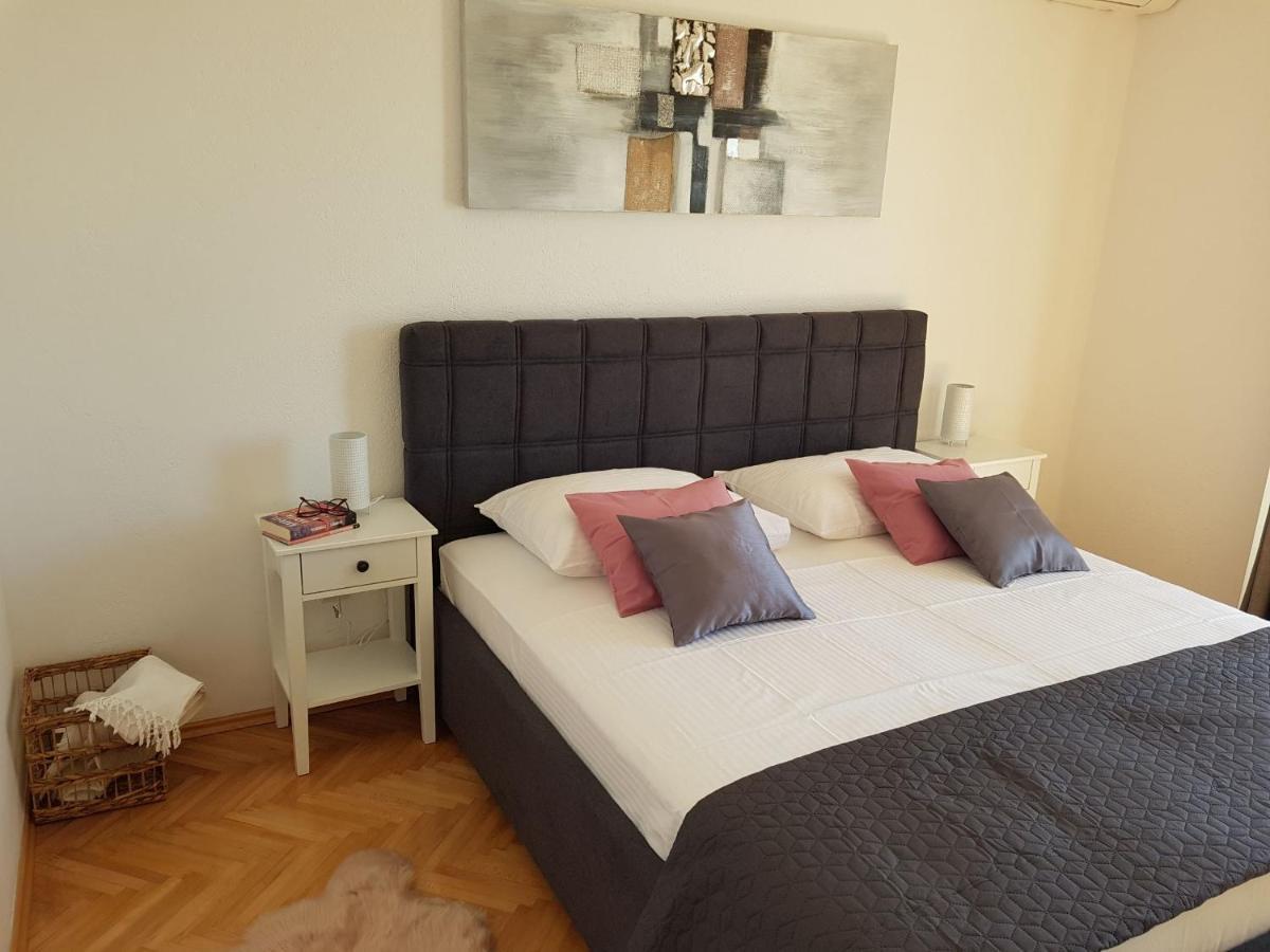Apartments Gaston ポドゥゴラ エクステリア 写真
