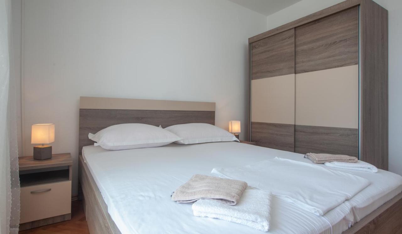 Apartments Gaston ポドゥゴラ エクステリア 写真